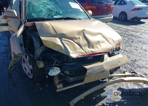 2004 Hyundai Elantra Gls/Gt z USA, uszkodzony, nr VIN KMHDN46D64U722135